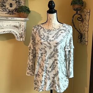 Women’s Ivory & Gray Floral Leaf Ruffle Sleeve Thin Sweater